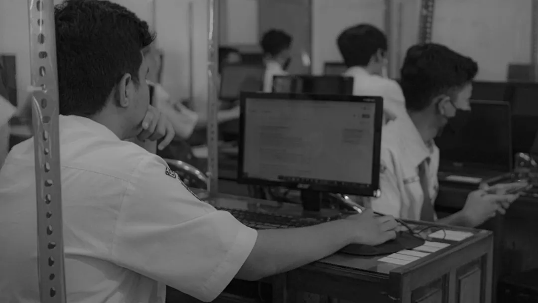 2025年快递包装绿色转型新规对上海电商包材采购的影响分析
